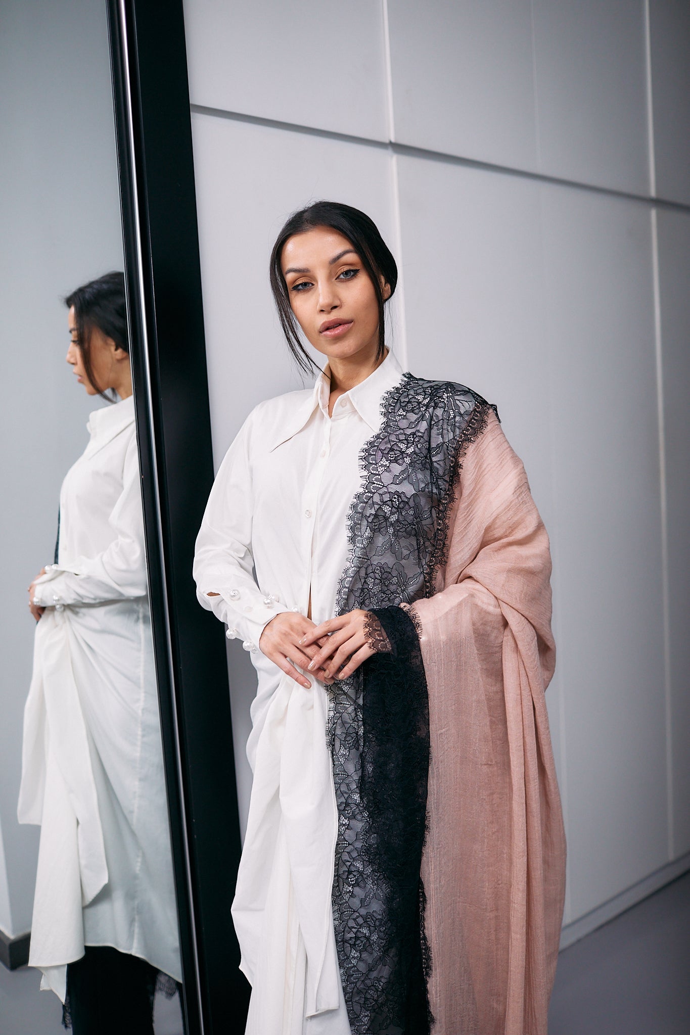 Pink Cashmere Shawl With Black Dantel